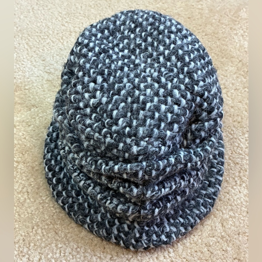 Piano Piano Chunky Knit Black,Grey,White Bucket Hat -OS